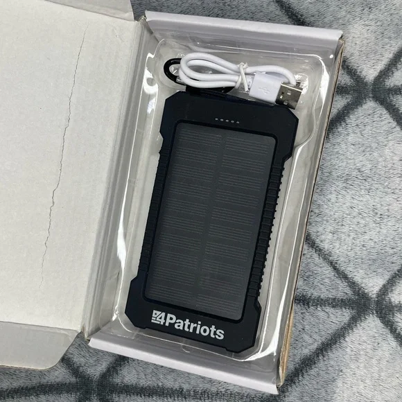 4Patriots Water Resistant Patriot Power Cell Bank Portable Charger Solar Panel V - Picture 5 of 5